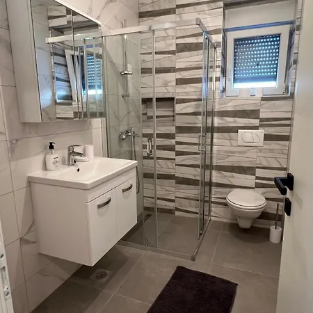 Apartman With Parking Space - 24640